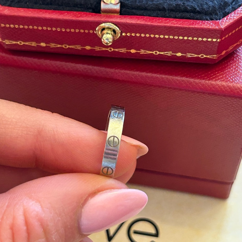 Cartier love band